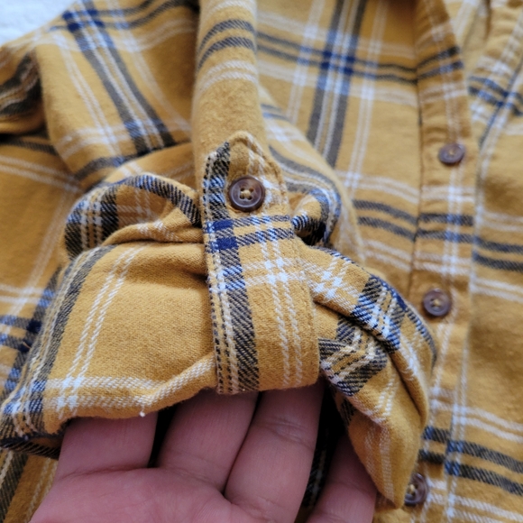 Harve benard top, M Plaid shirt with tie - Picture 7 of 9